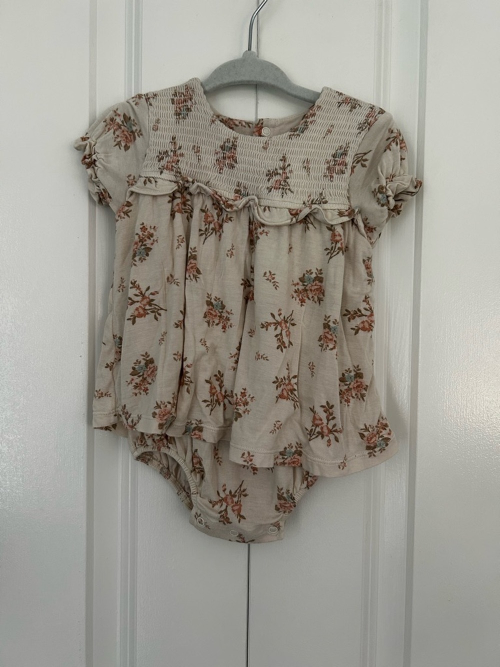 Angel Dear baby girl bamboo 3-6 months romper dress tan floral